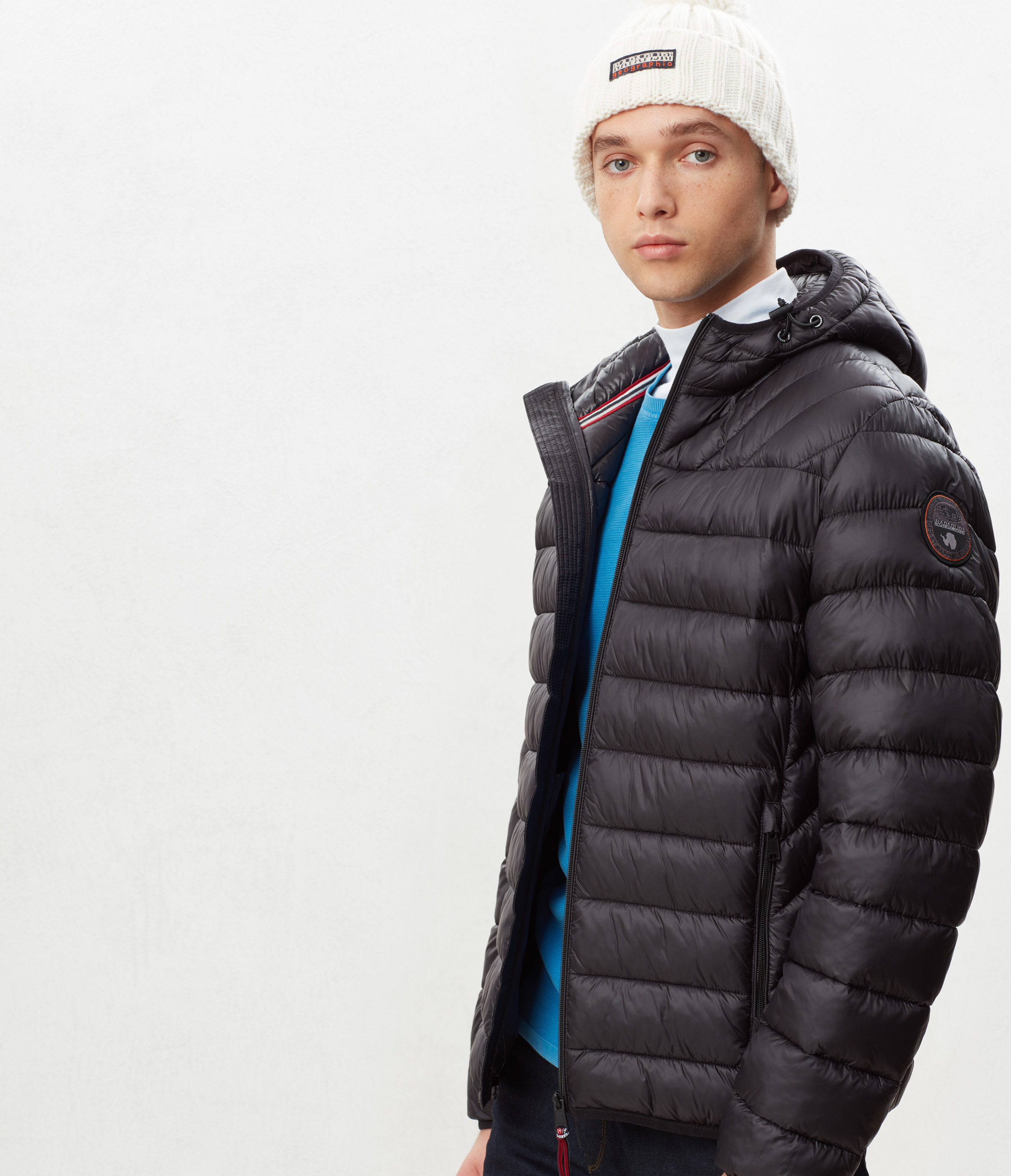 AERONS HOOD 1 BLACK 041