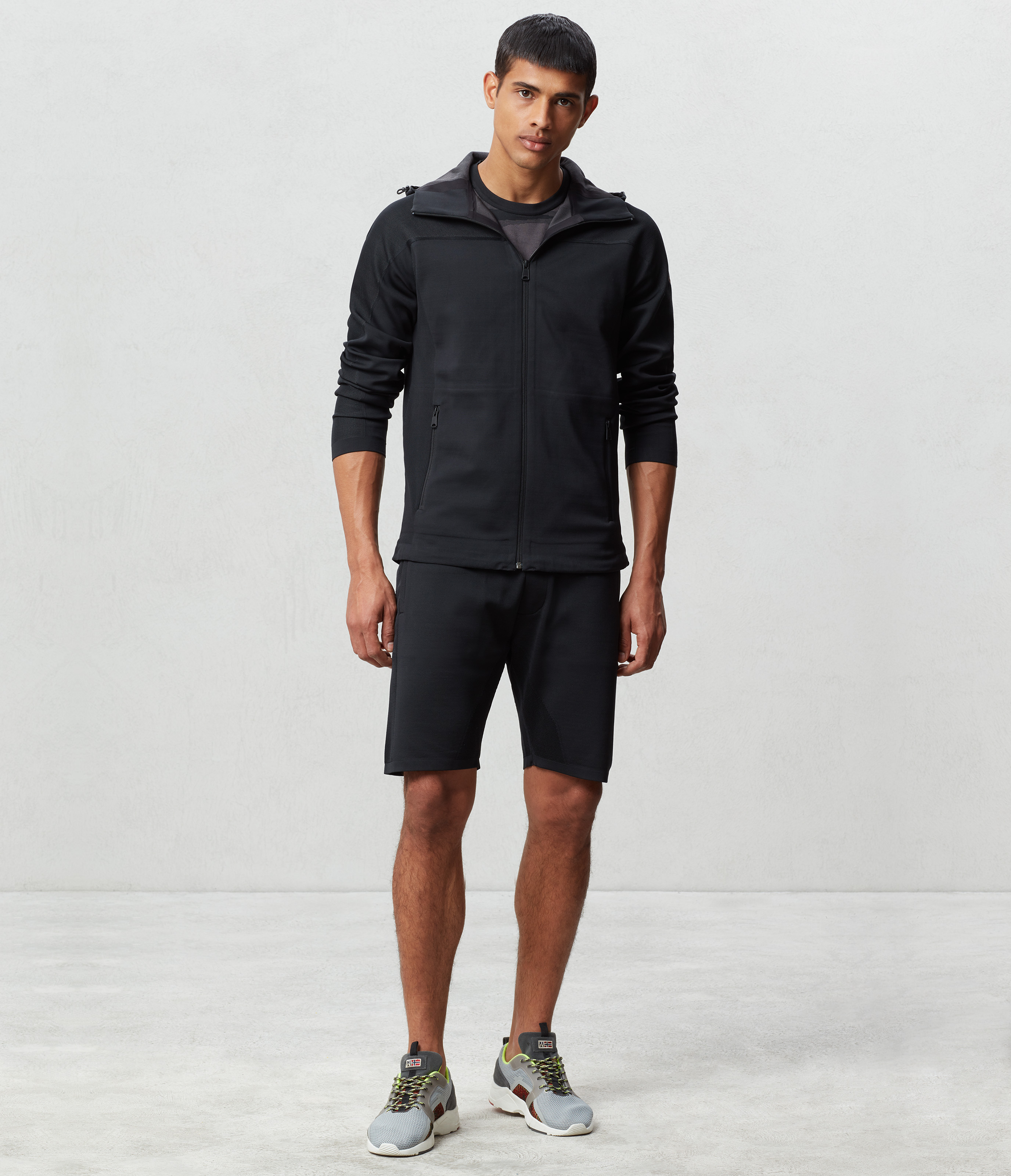 ZE-K127 BLACK 041, Medium