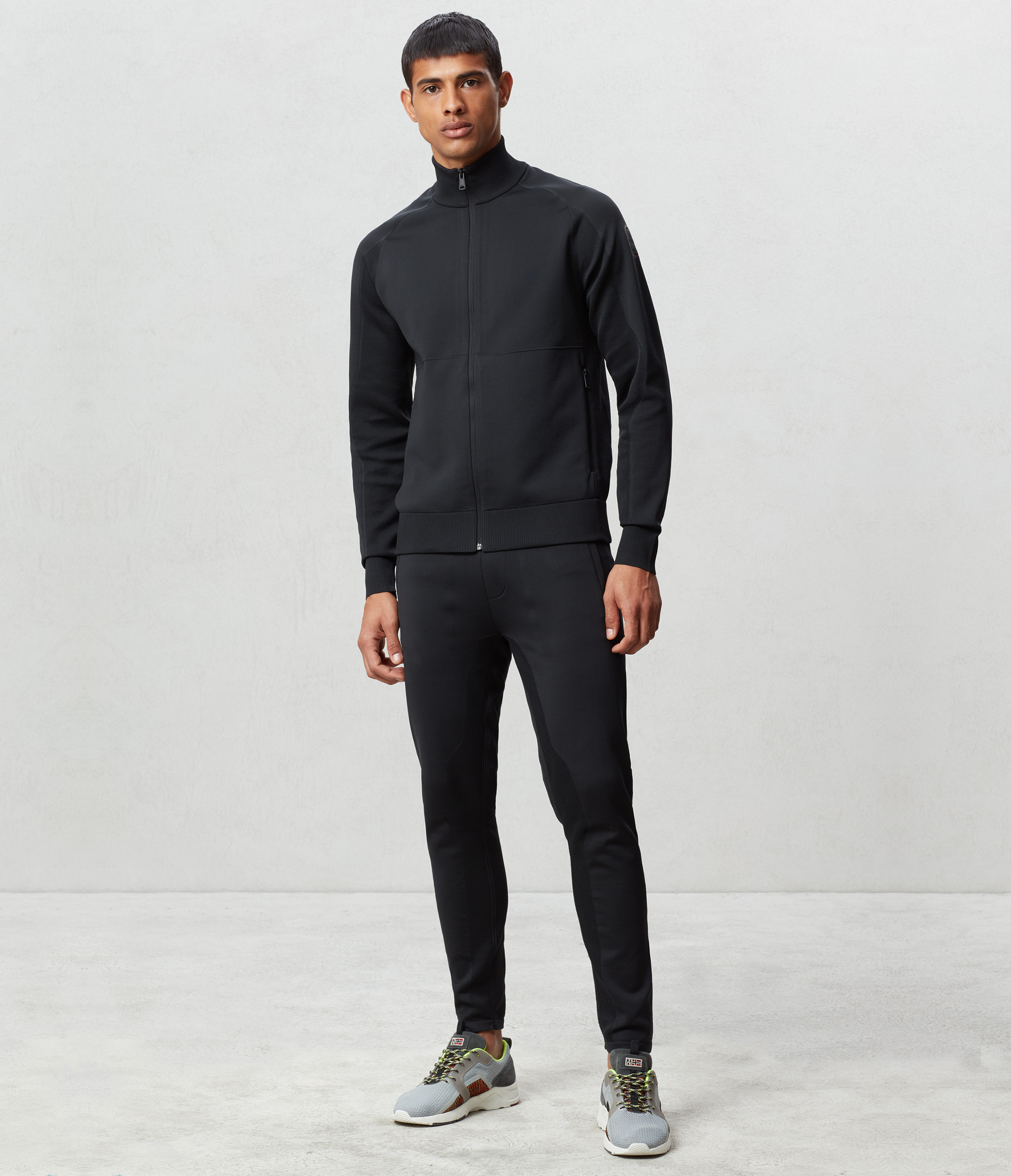 ZE-K120 BLACK 041, Large