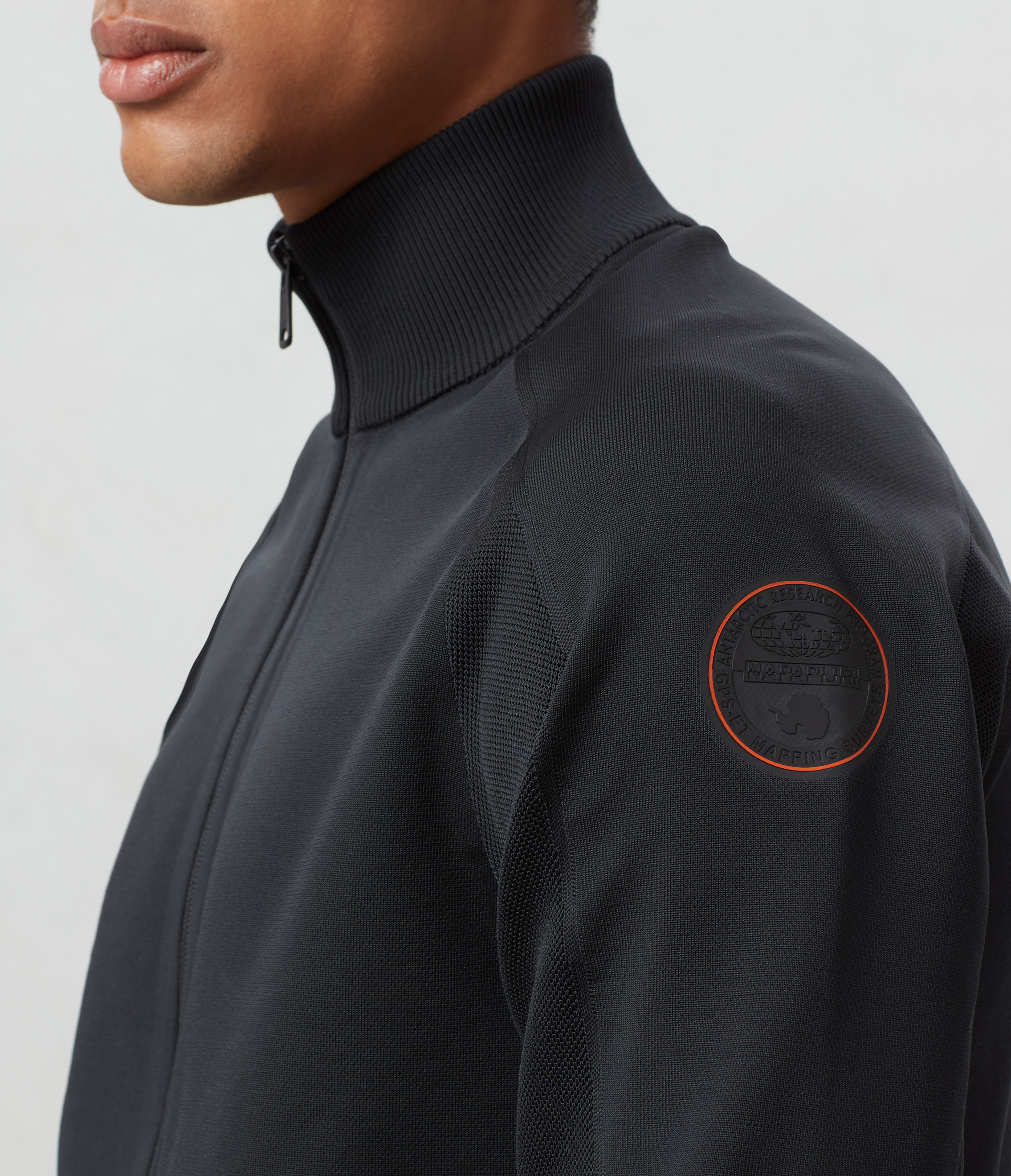 ZE-K120 BLACK 041, Large