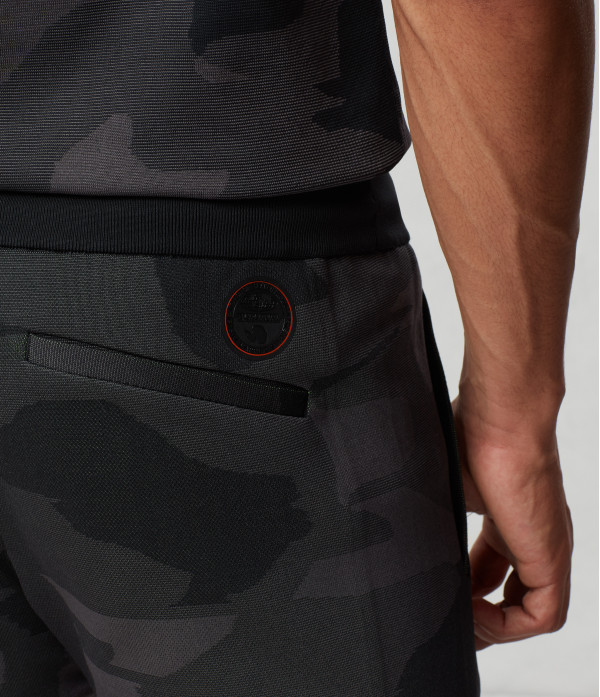 ZE-K126 MULTICOLOUR M01, Medium