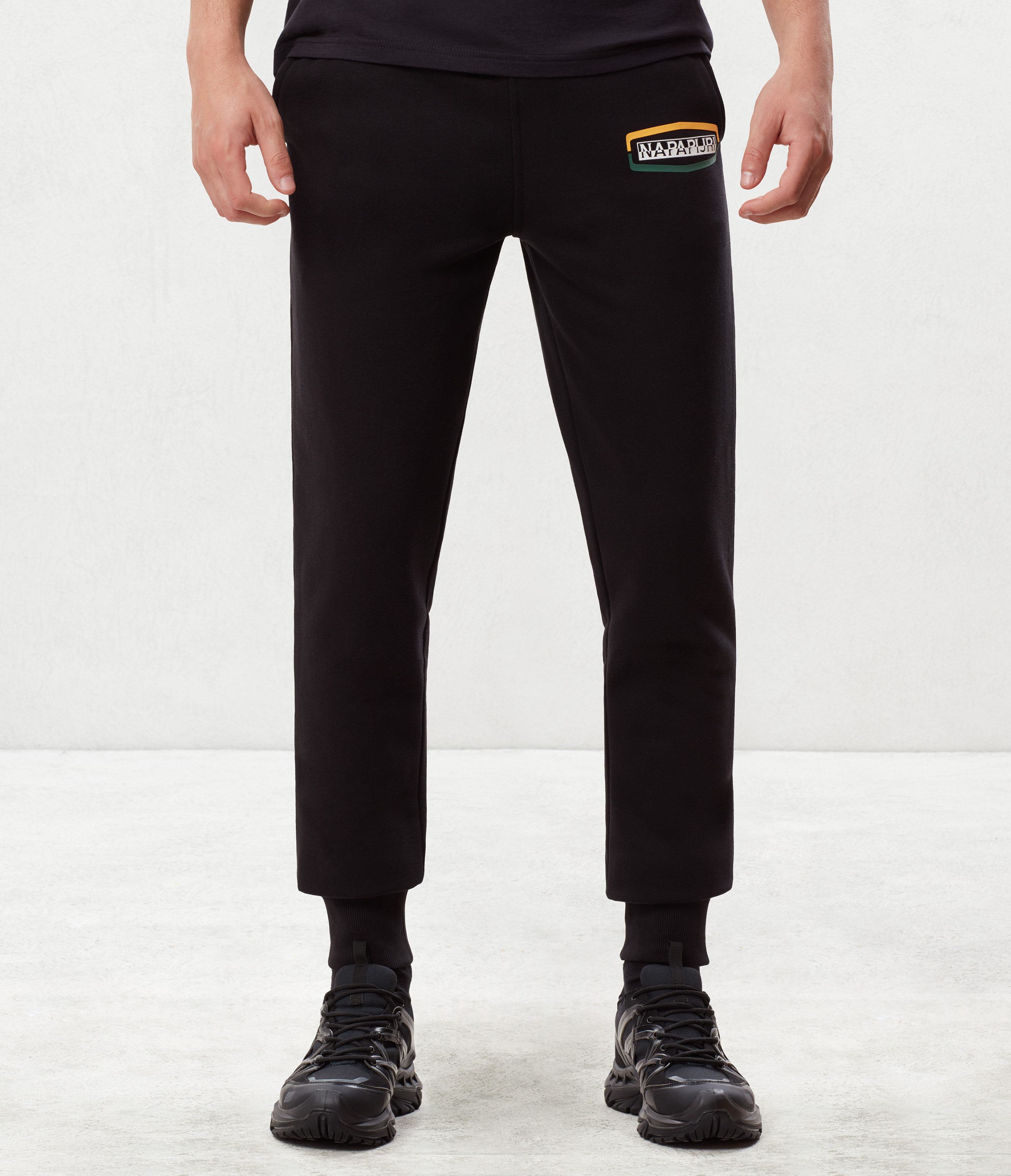 MOGY BLACK 041