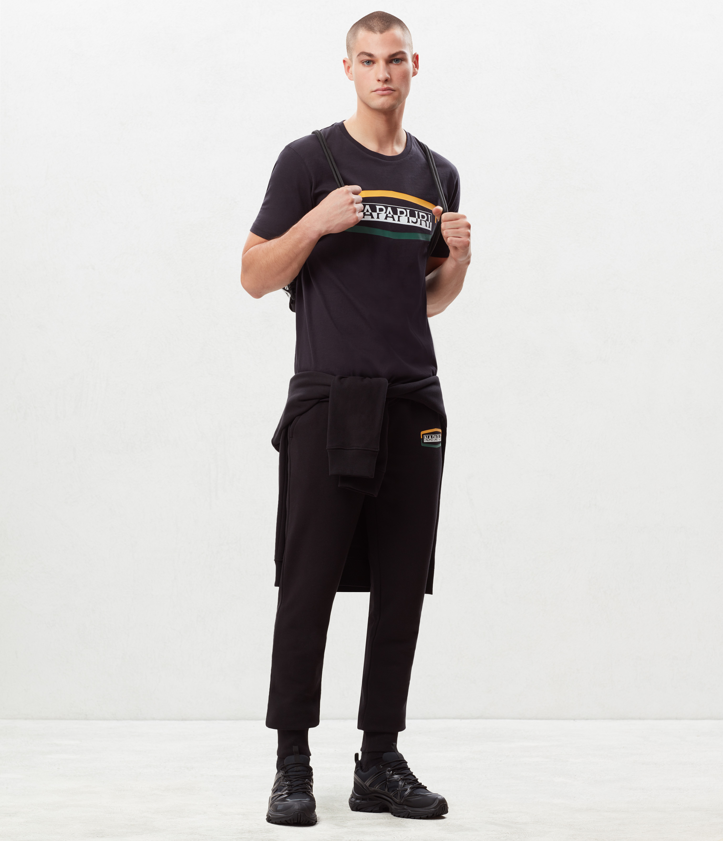 MOGY BLACK 041