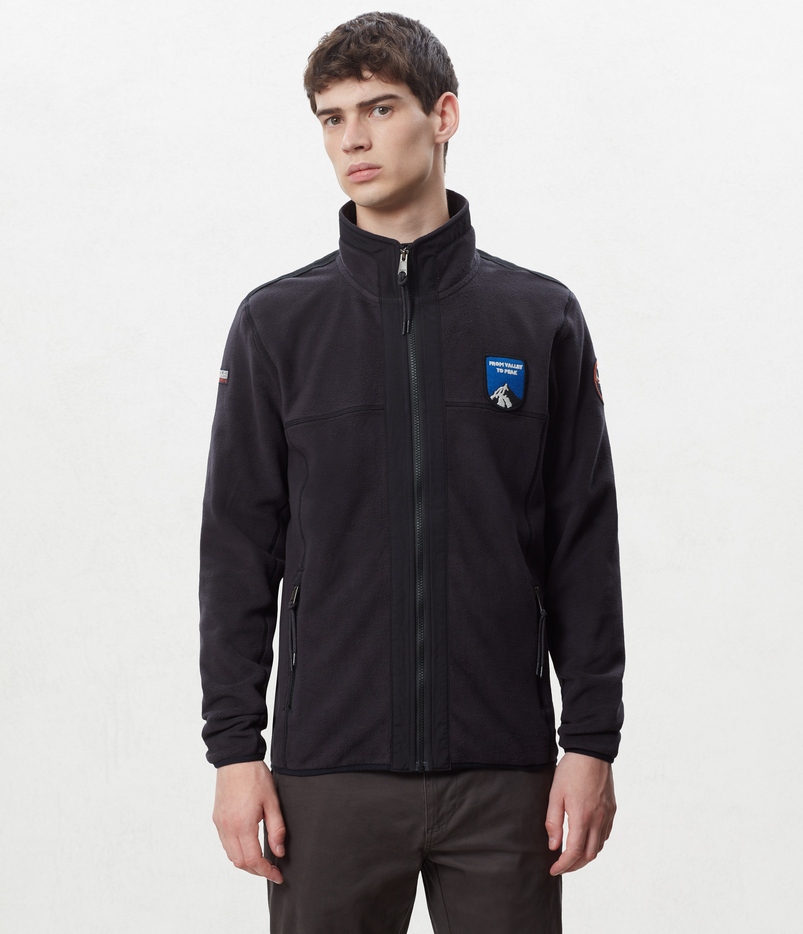 TRAVER FZ BLACK 041