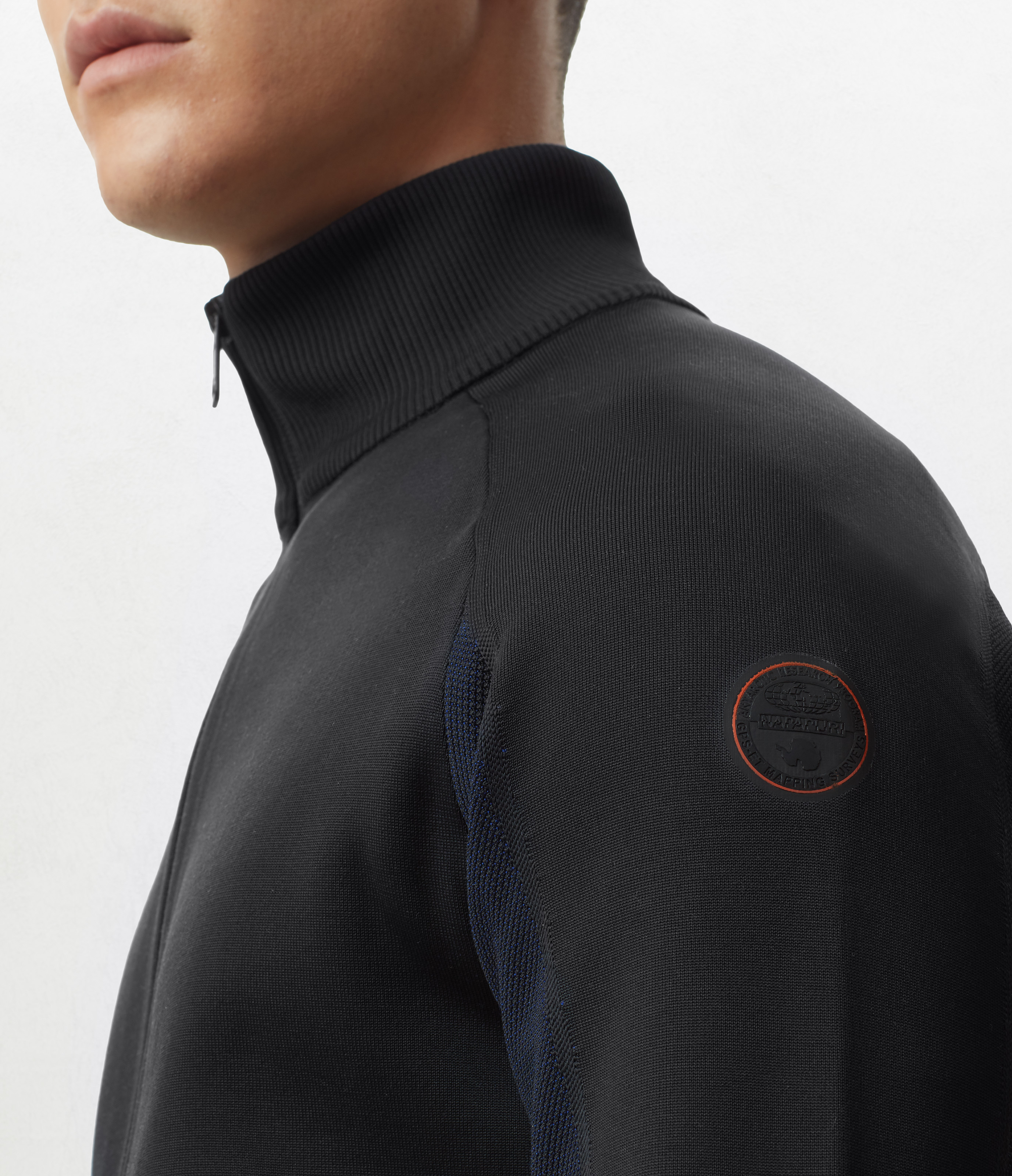 ZE-K235 BLACK 041