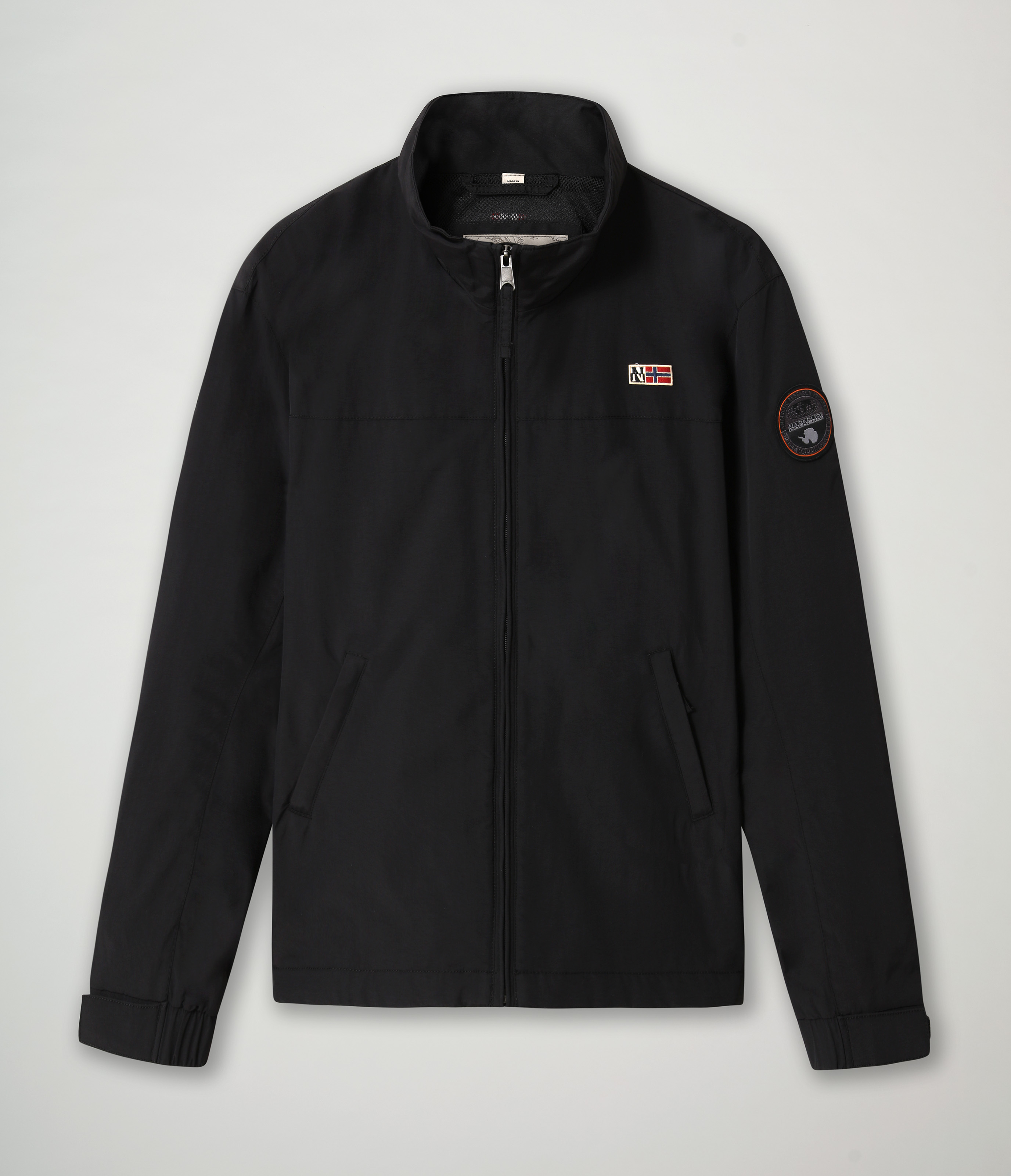 SHELTER 3 BLACK 041