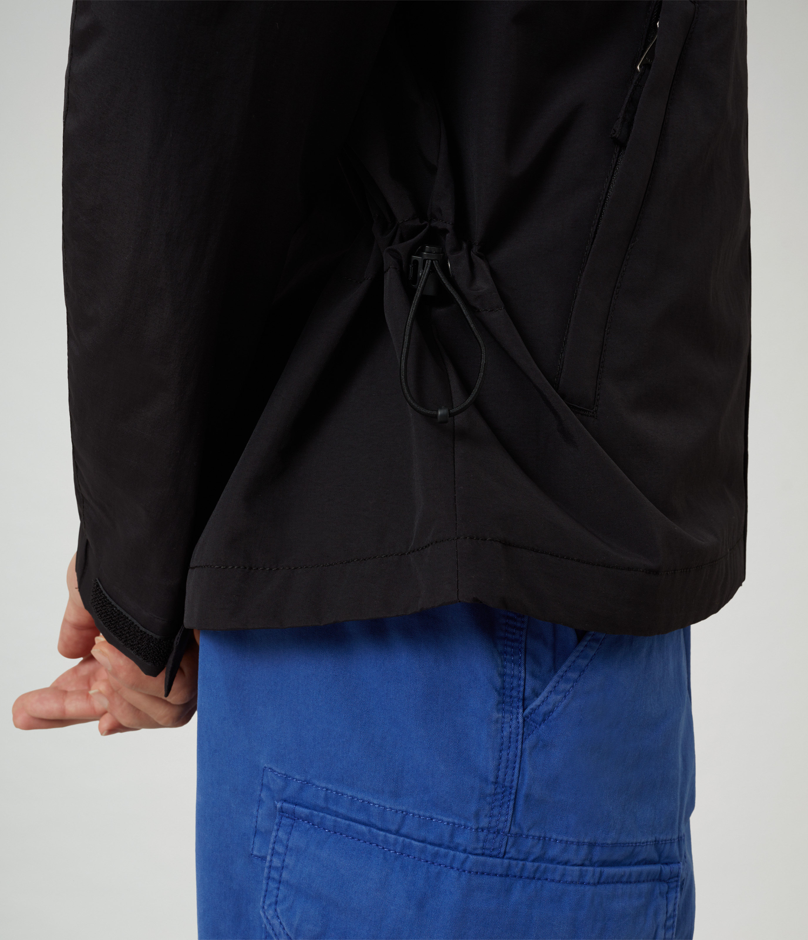 SHELTER 3 BLACK 041