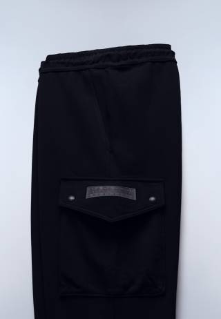 K M-BOX LOGO CARGO BLACK BEAUTY 