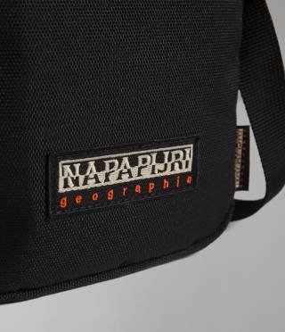 HATCH CROSS BLACK 041