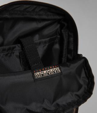 HATCH CROSS BLACK 041