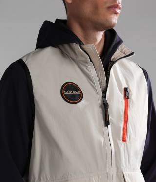 A-RIONAPO VEST BEIGE SILVR N90