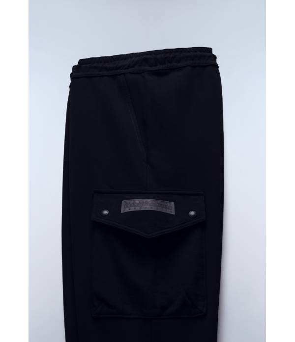 K M-BOX LOGO CARGO BLACK BEAUTY 