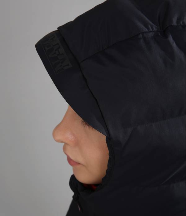 NEWTON W BLACK 041