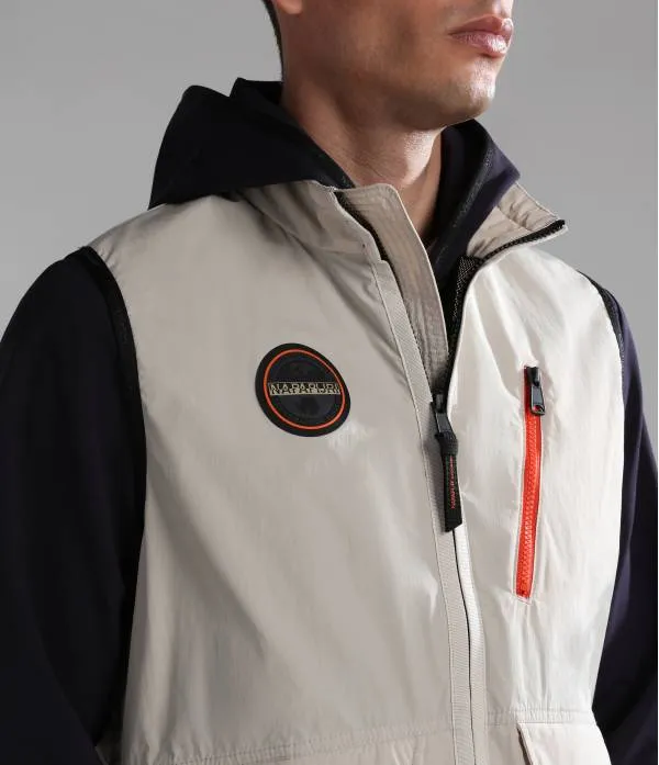 A-RIONAPO VEST BEIGE SILVR N90