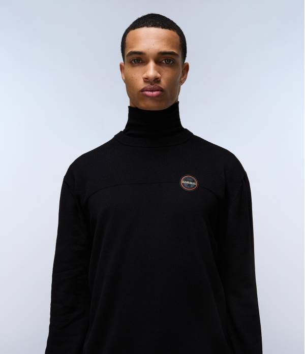 DERRI C BLACK 041