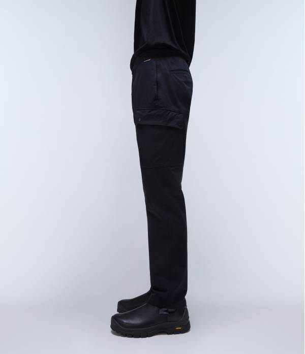 M-BROC CARGO BLACK 041