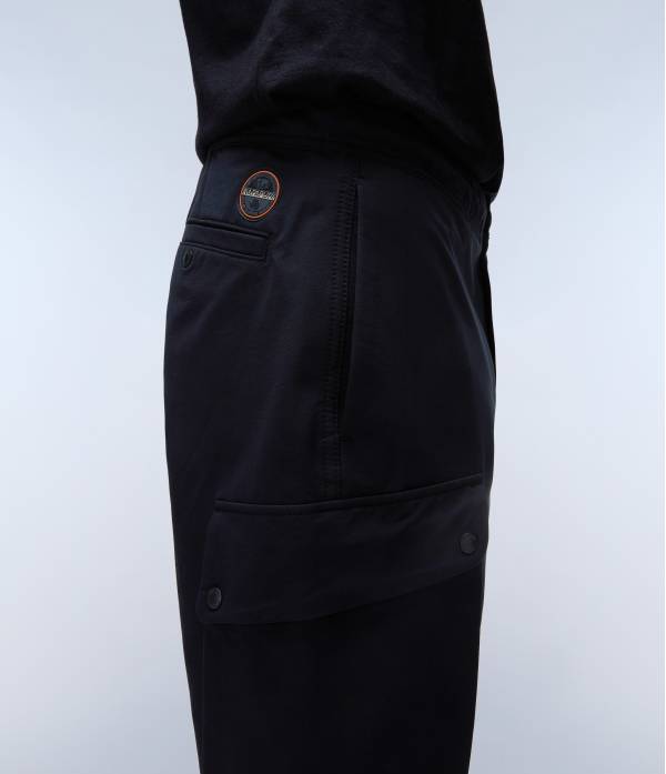 M-BROC CARGO BLACK 041