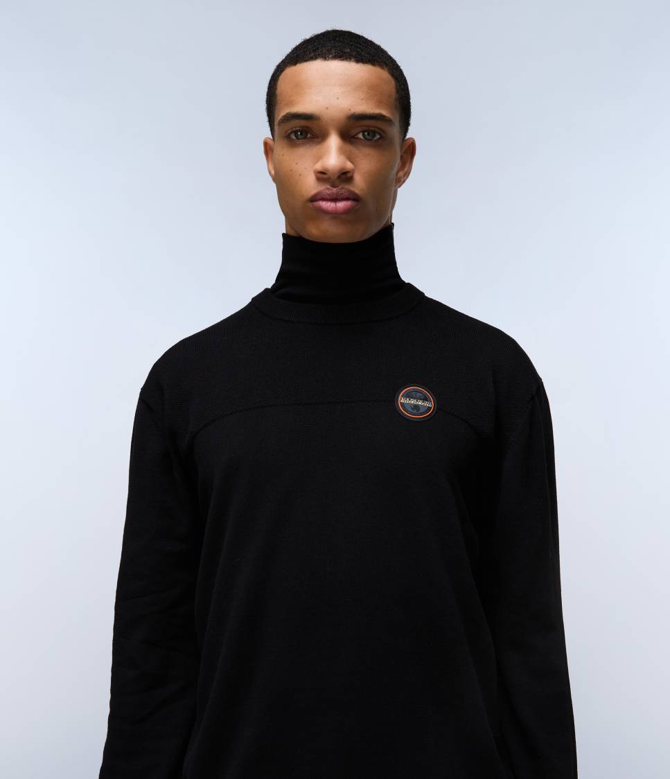 DERRI C BLACK 041